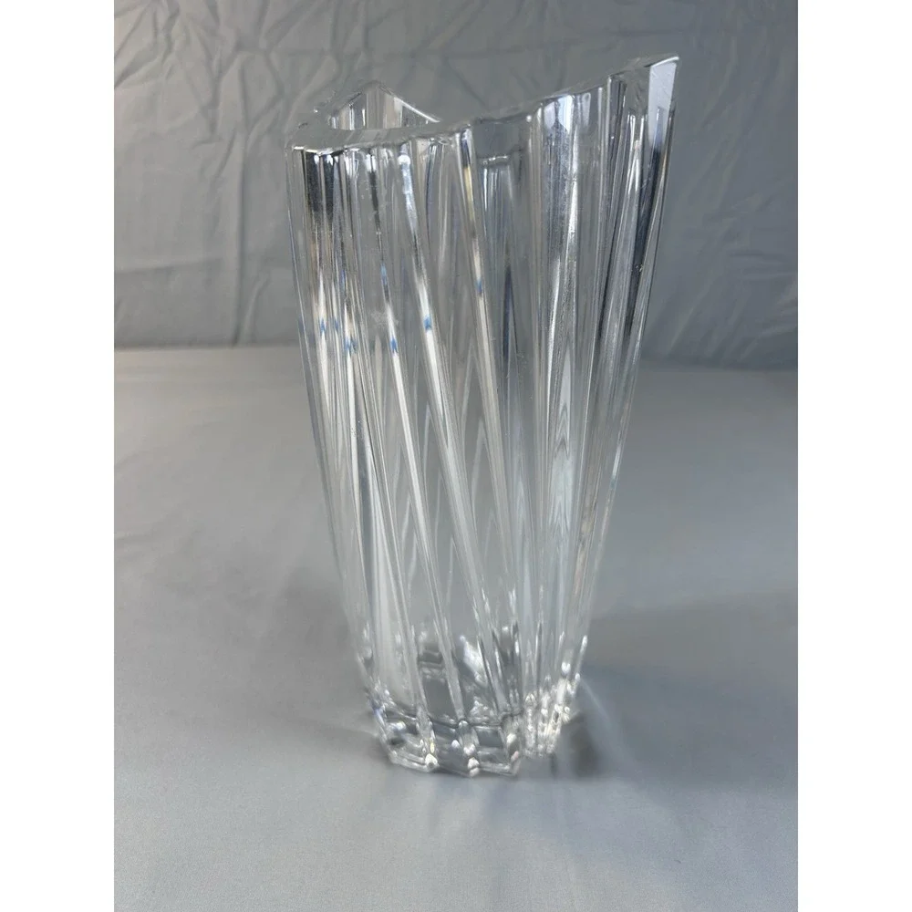 Vintage‎ Clear Cut Glass Vase Heavy Ribbed Crystal Look 9